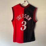 Carregar imagem no visualizador da galeria, Philadelphia 76ers Allen Iverson Mitchell &amp; Ness jersey - Medium
