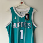 Görseli Galeri görüntüleyiciye yükleyin, Charlotte Hornets Lamelo Ball Jordan jersey - Medium
