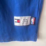 Cargar imagen en el visor de la galería, Sacramento Kings Tommy Hilfiger T - shirt - Medium
