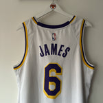 Load image into Gallery viewer, Los Angeles Lakers Lebron James Nike jersey - Large
