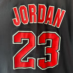Lade das Bild in den Galerie-Viewer, Chicago Bulls Michael Jordan Champion reversible jersey - Large
