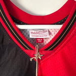 Load image into Gallery viewer, Philadelphia 76ers Allen Iverson Mitchell &amp; Ness jersey - XL
