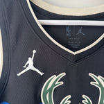 Load image into Gallery viewer, Milwaukee Bucks Giannis Antetokounmpo Jordan jersey - Medium
