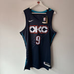 Load image into Gallery viewer, Oklahoma City Thunder Alex Caruso Nike jersey - Large

