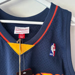 Lade das Bild in den Galerie-Viewer, Golden State Warriors Steph Curry Mitchell &amp; Ness jersey - XL
