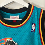 Load image into Gallery viewer, Detroit Pistons Grant Hill Mitchell &amp; Ness jersey  - Youth Medium
