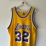 Görseli Galeri görüntüleyiciye yükleyin, Los Angeles Lakers Earvin Magic Johnson Champion jersey - Medium
