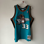 Load image into Gallery viewer, Detroit Pistons Grant Hill Mitchell &amp; Ness jersey - XL
