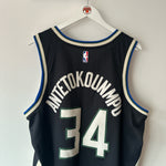 Charger l'image dans la galerie, Milwaukee Bucks Giannis Antetokounmpo Jordan jersey - XL

