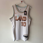 Load image into Gallery viewer, Cleveland Cavaliers Darius Garland Nike jersey - Large
