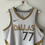 Load image into Gallery viewer, Dallas Mavericks Luka Doncic Nike jersey - XL
