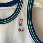 Carregar imagem no visualizador da galeria, Minnesota Timberwolves Isaiah Rider Champion jersey - Medium
