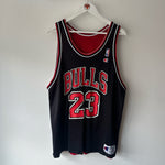 Lade das Bild in den Galerie-Viewer, Chicago Bulls Michael Jordan Champion reversible jersey - Large
