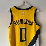 Lade das Bild in den Galerie-Viewer, Indiana Pacers Tyrese Haliburton Jordan jersey - Medium
