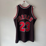 Load image into Gallery viewer, Chicago Bulls Chicago Bulls Mitchell &amp; Ness authentic jersey - XL
