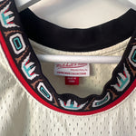 Load image into Gallery viewer, Vancouver Grizzlies Mike Bibby Mitchell &amp; Ness jersey - XXL (Fits XL)
