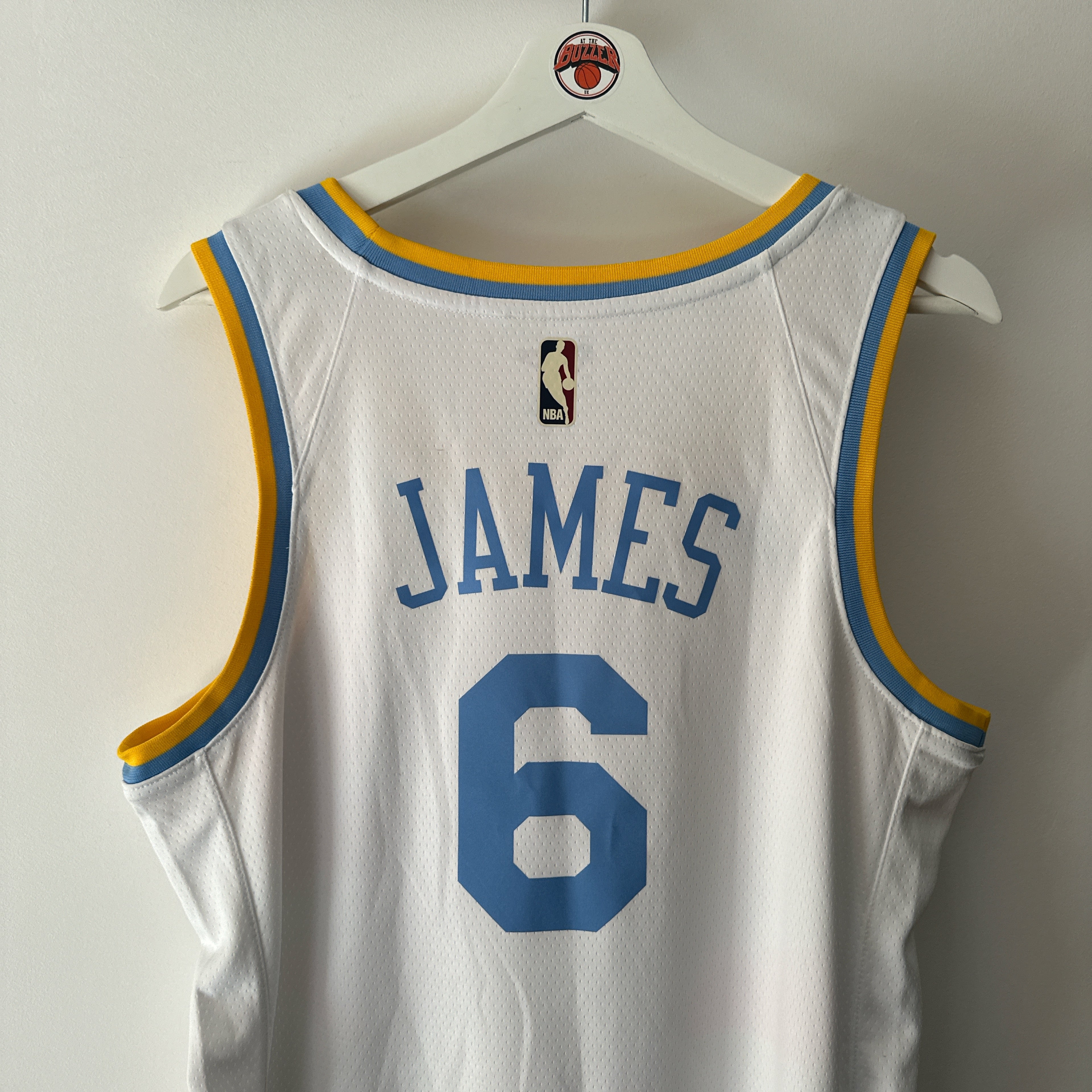 Los Angeles Lakers Lebron James Nike jersey - Medium