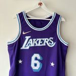 Load image into Gallery viewer, Los Angeles Lakers Lebron James Nike jersey - Large

