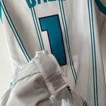 Lade das Bild in den Galerie-Viewer, Charlotte Hornets Lamelo Ball Jordan jersey - Medium
