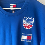 Cargar imagen en el visor de la galería, Sacramento Kings Tommy Hilfiger T - shirt - Medium
