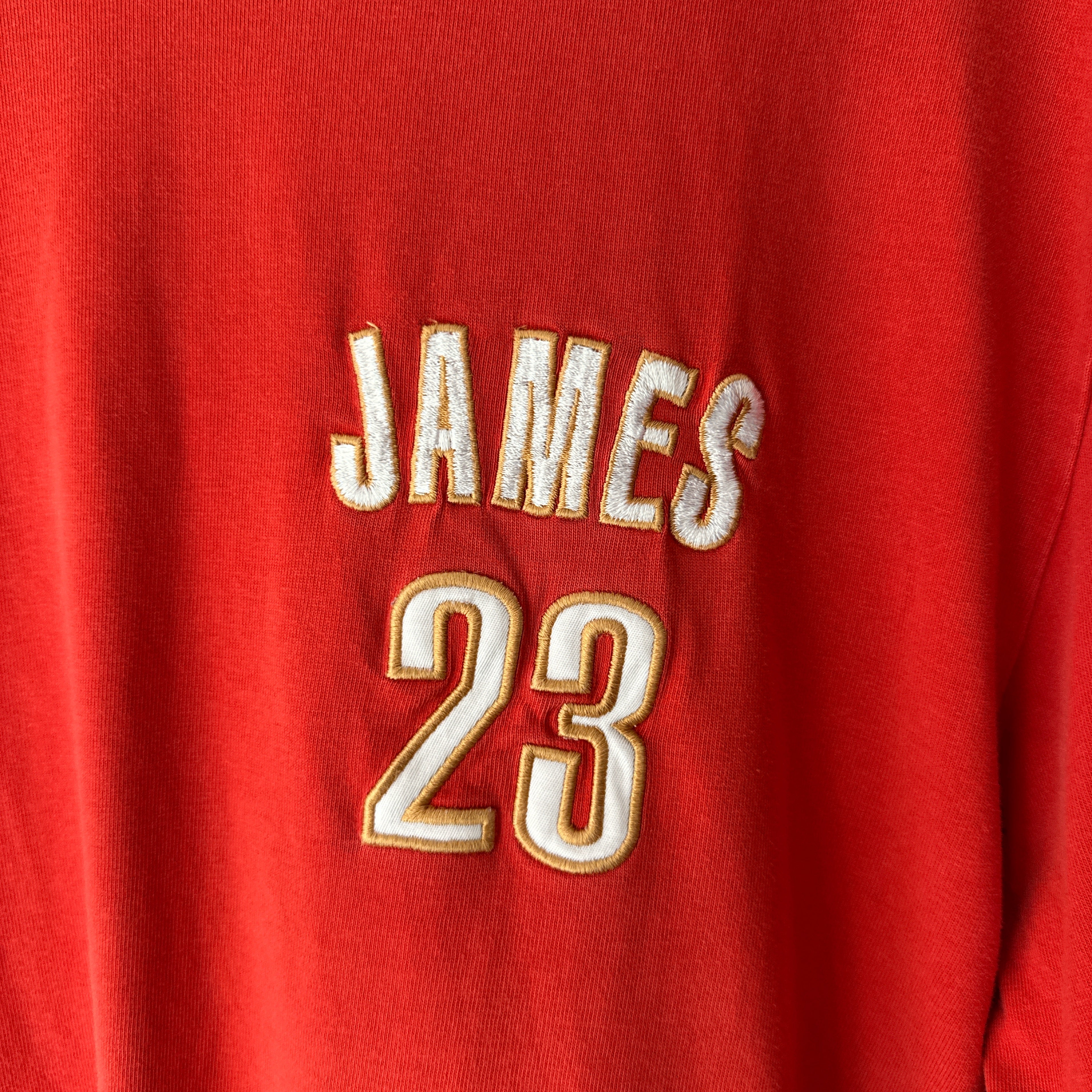 Cleveland Cavaliers Lebron James Champion long sleeve T shirt - Large (Fits medium)