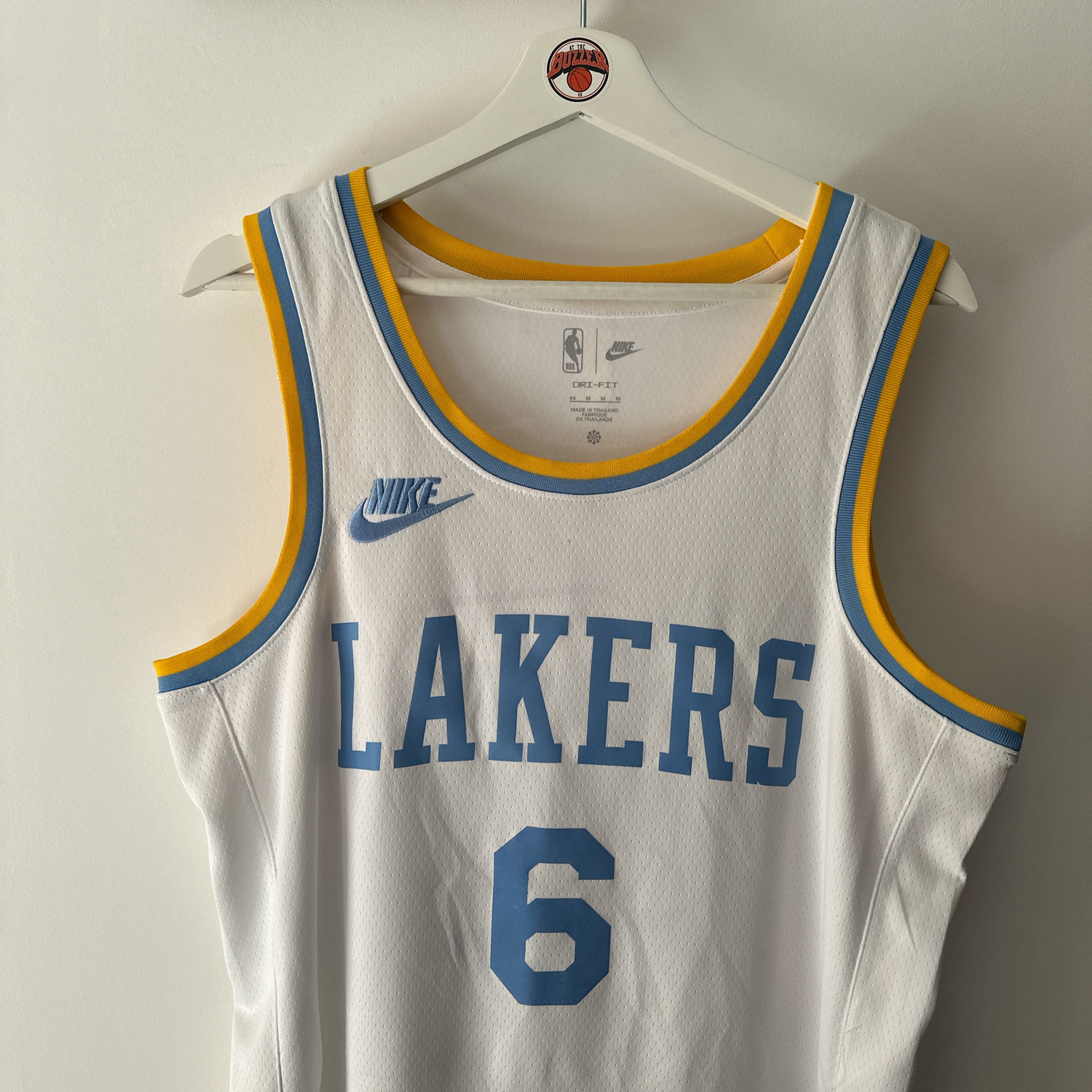 Los Angeles Lakers Lebron James Nike jersey - Medium
