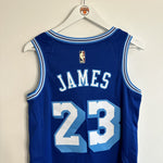 Lade das Bild in den Galerie-Viewer, Los Angeles Lakers Lebron James Nike jersey - Small
