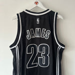Afbeelding in Gallery-weergave laden, Cleveland Cavaliers Lebron James Reebok jersey - Large
