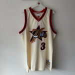 Load image into Gallery viewer, Philadelphia 76ers Allen Iverson Mitchell &amp; Ness jersey - XXL
