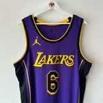 Görseli Galeri görüntüleyiciye yükleyin, Los Angeles Lakers Lebron James Jordan jersey - Large
