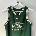 Load image into Gallery viewer, Milwaukee Bucks Nike jersey &amp; shorts - Youth Medium
