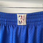 Afbeelding in Gallery-weergave laden, Philadelphia 76ers Micthell &amp; Ness shorts - Youth Medium
