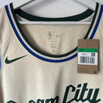 Charger l'image dans la galerie, Milwaukee Bucks Giannis Antetokounmpo Nike jersey - XL
