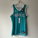 Görseli Galeri görüntüleyiciye yükleyin, Charlotte Hornets Lamelo Ball Jordan jersey - Medium
