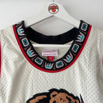 Load image into Gallery viewer, Vancouver Grizzlies Mike Bibby Mitchell &amp; Ness jersey - XXL
