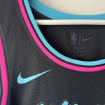Görseli Galeri görüntüleyiciye yükleyin, Miami Heat Tyler Herro Nike jersey - XL
