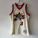 Load image into Gallery viewer, Philadelphia 76ers Allen Iverson Mitchell &amp; Ness jersey - Medium
