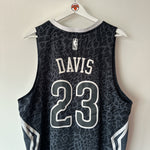 Carregar imagem no visualizador da galeria, New Orleans Pelicans Anthony Davis Adidas jersey - Large
