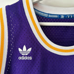 Afbeelding in Gallery-weergave laden, Los Angeles Laker Magic Johnson Adidas jersey - Medium (Fits Large)
