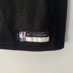 Load image into Gallery viewer, Los Angeles Lakers LeBron James Nike jersey - Youth Medium
