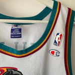 Load image into Gallery viewer, Detroit Pistons Grant Hill Champion jersey - Medium (Fits Large)
