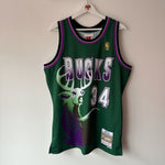 Load image into Gallery viewer, Milwaukee Bucks Ray Allen Mitchell &amp; Ness jersey - Large
