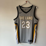 Afbeelding in Gallery-weergave laden, Cleveland Cavaliers LeBron James Nike jersey - Large

