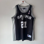 Cargar imagen en el visor de la galería, San Antonio Spurs Tim Duncan Champion jersey - XL
