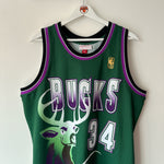 Load image into Gallery viewer, Milwaukee Bucks Ray Allen Mitchell &amp; Ness jersey - Large
