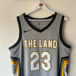 Afbeelding in Gallery-weergave laden, Cleveland Cavaliers LeBron James Nike jersey - Large
