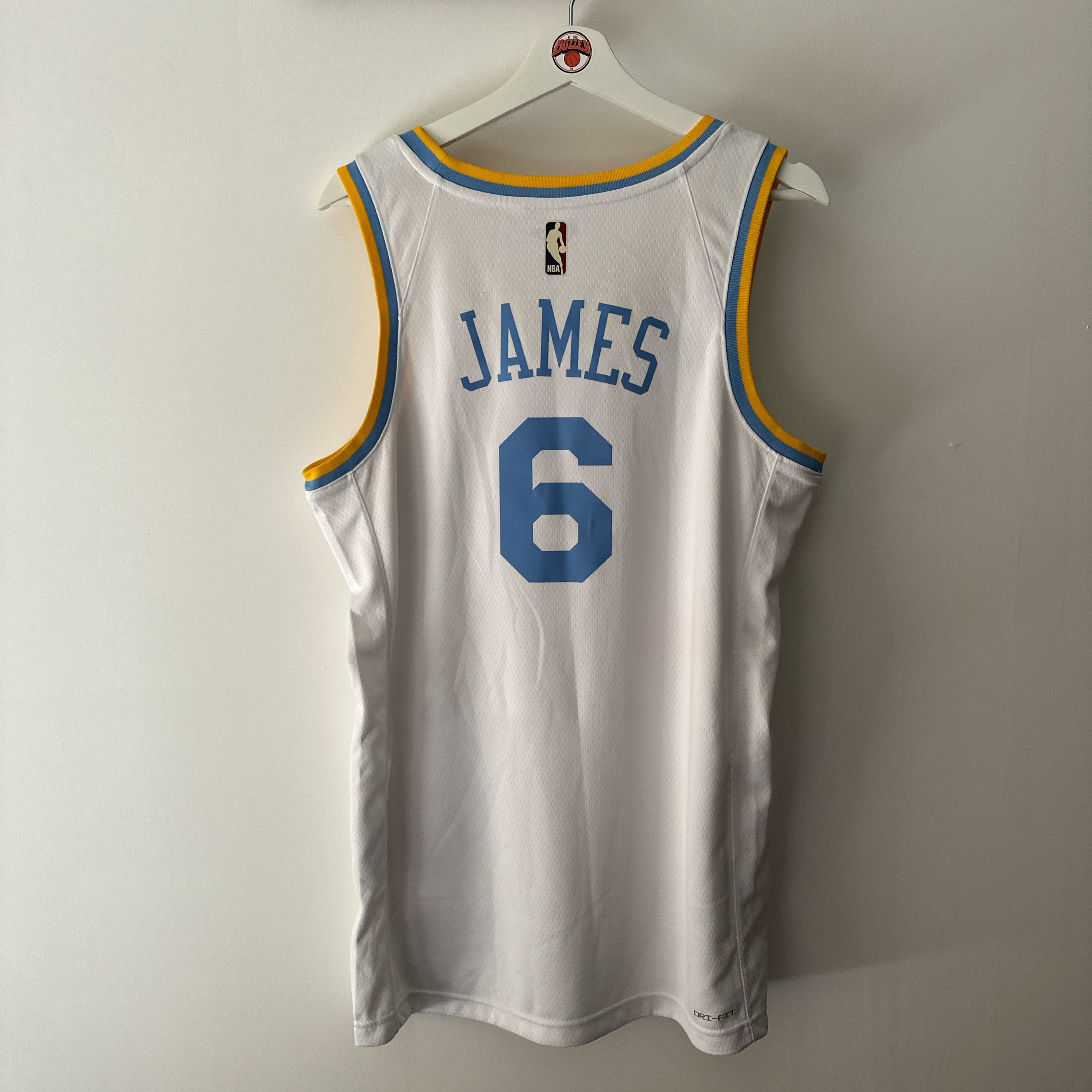 Los Angeles Lakers Lebron James Nike jersey - Medium
