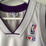 Afbeelding in Gallery-weergave laden, Los Angeles Lakers Kobe Bryant Champion jersey - Youth Medium
