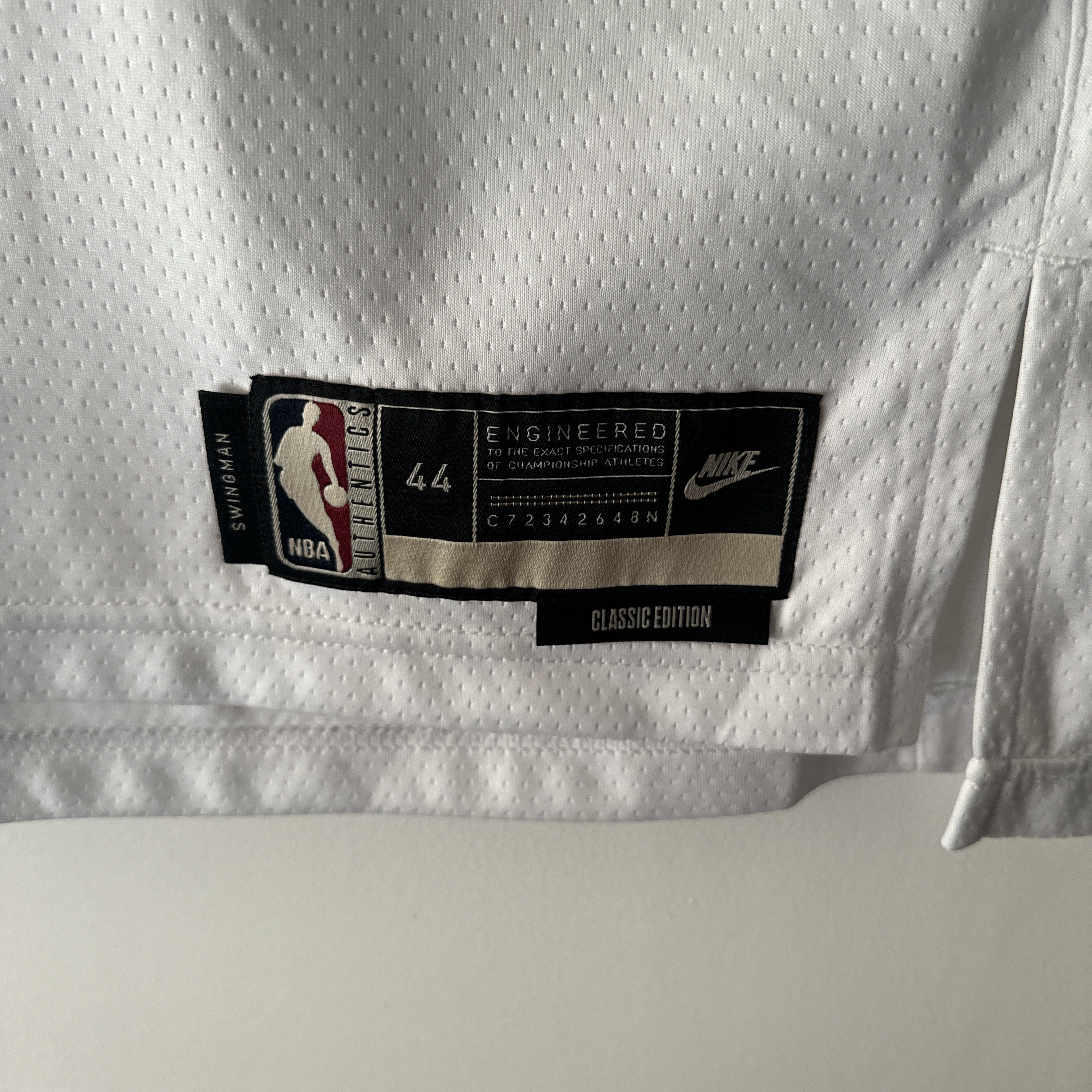 Los Angeles Lakers Lebron James Nike jersey - Medium