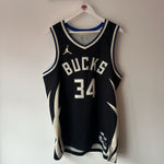 Charger l'image dans la galerie, Milwaukee Bucks Giannis Antetokounmpo Jordan jersey - XL
